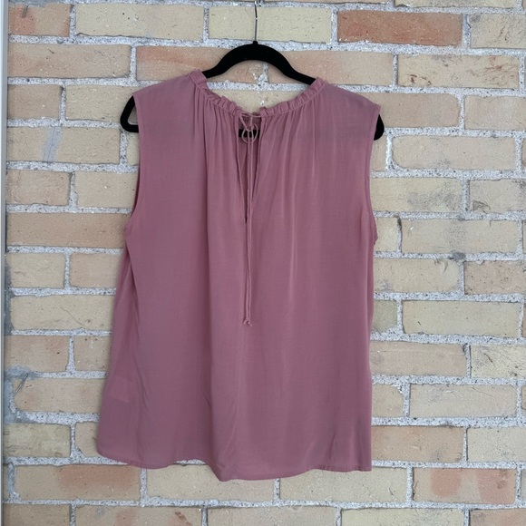 Velvet by Graham & Spencer Blouse - Picture 3 of 3